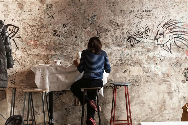 حلول عصرية في ديكور الجدران.