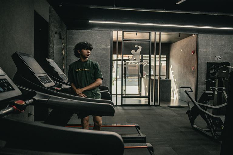 دعم الأداء، وبناء المجتمع، وتعزيز أسلوب الحياة الصحي.